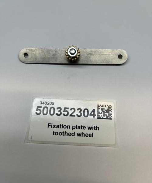 Fixation plate with toothed wheel