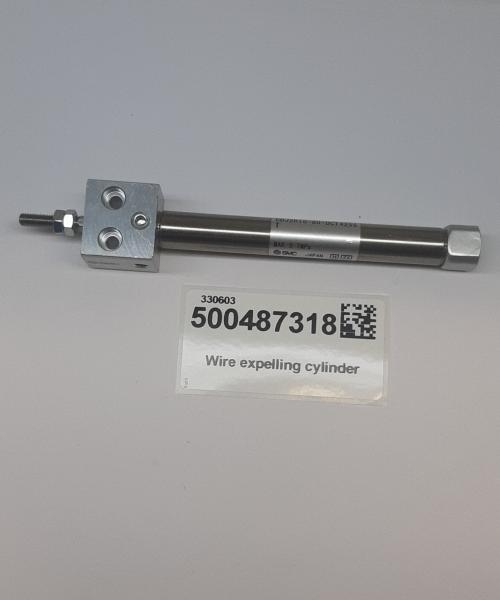 Wire expelling cylinder